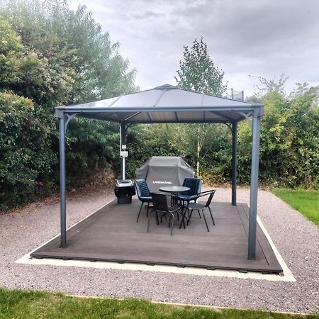 Gateway Glamping Hotel Farranfore Exterior photo